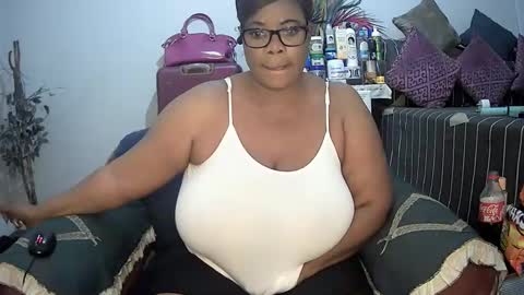 Snapshot of itumeleng74 chatting on 02.03.25 itumeleng74 online show from 02.03.25