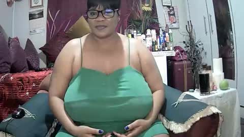 itumeleng74 online show from 10.27.25