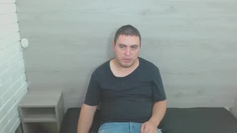 Snapshot of ivan_sexyx chatting on 01.12.25 Ivan M online show from 01.12.25