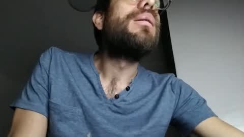 Snapshot of ivanchelon chatting on 02.04.26 Vanchi online show from 02.04.26