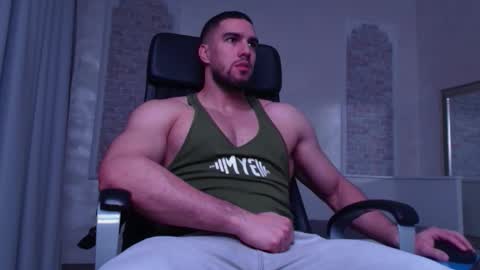 IvanHydee online show from 10.13.25