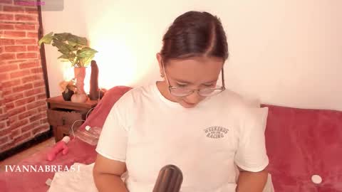 Snapshot of ivannabreastoficial chatting on 02.17.26 Ivannabreast online show from 02.17.26