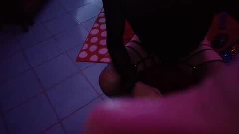 Snapshot of ivariello chatting on 10.18.25 yves online show from 10.18.25