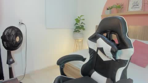 I V E T T E online show from 02.05.26