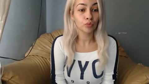 Snapshot of ivoivo1 chatting on 09.09.25 RosseEssor online show from 09.09.25