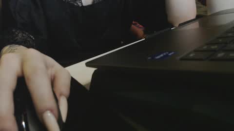 Snapshot of ivy_dean_ chatting on 02.04.25 Ivy online show from 02.04.25