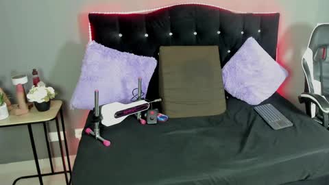 Ivy Heat online show from 04.11.26