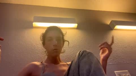 Snapshot of ivy_rose90 chatting on 08.01.26 ivy_rose90 online show from 08.01.26