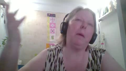 ivyjane3522 online show from 04.21.26