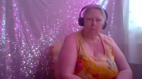 ivyjane3522 online show from 04.30.26