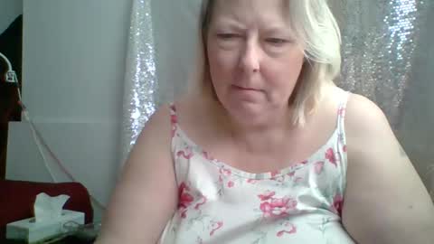 ivyjane3522 online show from 05.12.26
