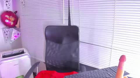 ivymilleer online show from 07.02.26