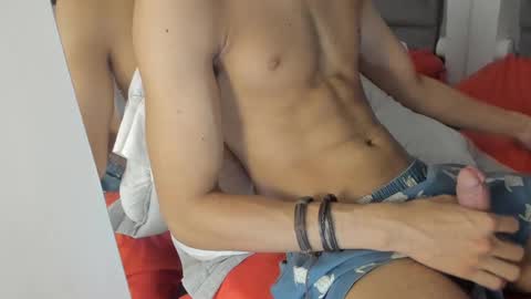 Snapshot of izato chatting on 03.12.25 izato online show from 03.12.25