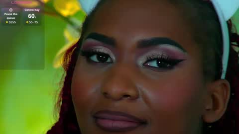 Snapshot of izzie_sugar chatting on 10.12.25 Sugar Babe online show from 10.12.25