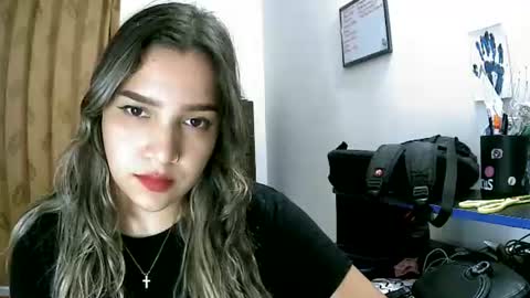 Snapshot of izzy_32 chatting on 06.14.26 izzy_32 online show from 06.14.26