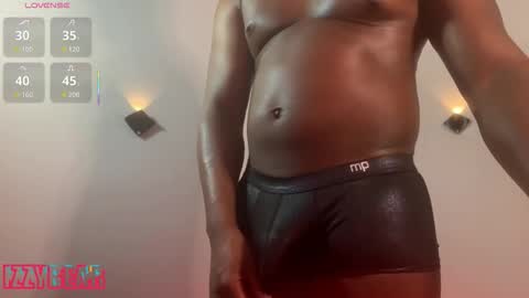 IzzyBear online show from 12.15.25