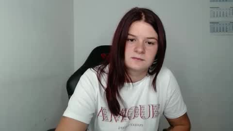 Snapshot of izzyflame18 chatting on 09.09.25 Shygirl online show from 09.09.25