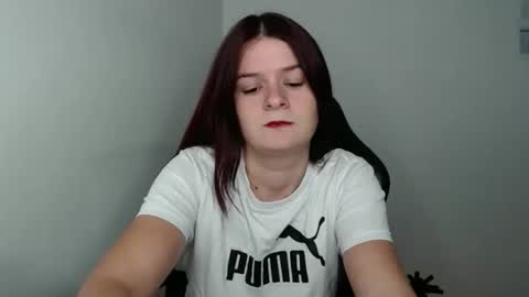 Snapshot of izzyflame18 chatting on 10.02.25 Shygirl online show from 10.02.25