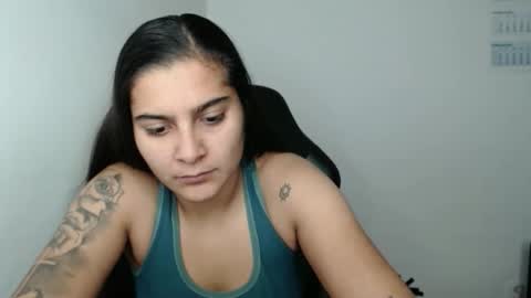 Snapshot of izzyflame18 chatting on 10.27.25 Shygirl online show from 10.27.25