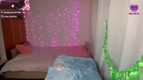  K A T E    I have great pvt hot shows with dildos shows in pantyhose I love to squirt fabulously online show from 04.23.26