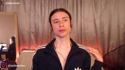 Snapshot of j_a_x_x_x_o_n chatting on 06.06.26 Hey im Jaxxxon check my info online show from 06.06.26