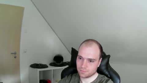 Snapshot of j_german783377 chatting on 04.03.26 here4y online show from 04.03.26