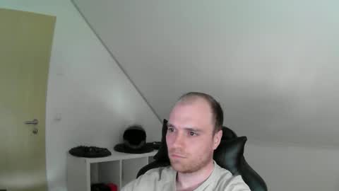 Snapshot of j_german783377 chatting on 04.04.26 here4y online show from 04.04.26