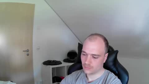 Snapshot of j_german783377 chatting on 04.11.26 here4y online show from 04.11.26