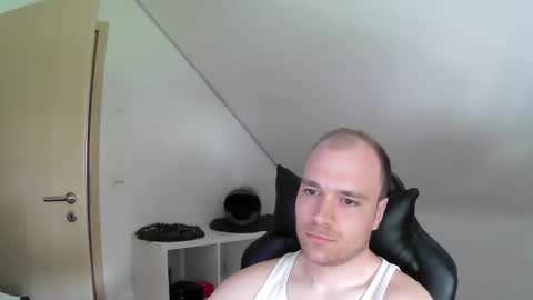 Snapshot of j_german783377 chatting on 04.19.26 here4y online show from 04.19.26