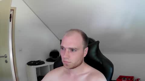 Snapshot of j_german783377 chatting on 05.29.26 here4y online show from 05.29.26