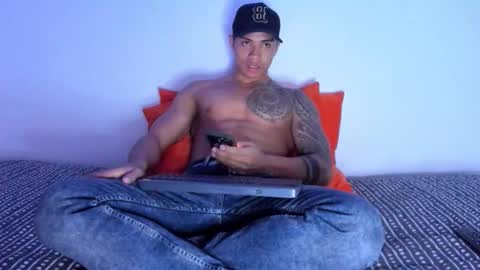 i am juan musiry independent model  online show from 01.18.26