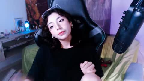 Snapshot of jaadee18 chatting on 11.13.25 jade 18 online show from 11.13.25