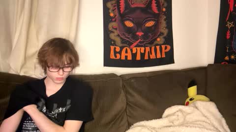 Snapshot of jackievilleof chatting on 12.21.25 sophi scott online show from 12.21.25