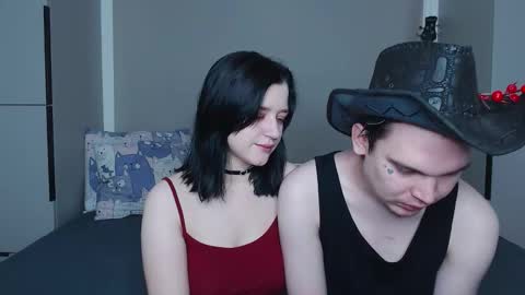 Snapshot of jackoffjillss chatting on 10.04.25 JackOffJillss online show from 10.04.25