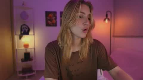 Linda Sofia help me get to 100 thumbs up online show from 10.31.25