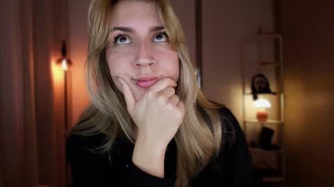 Linda Sofia help me get to 100 thumbs up online show from 03.31.26