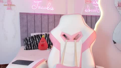 JACOBSS online show from 11.18.25