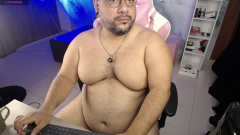 Snapshot of jacoob_woods chatting on 07.08.26 daddy sir master bear online show from 07.08.26