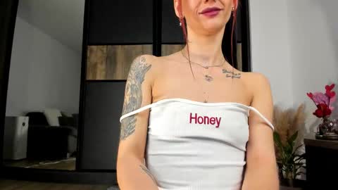 Jacqueline online show from 02.04.26