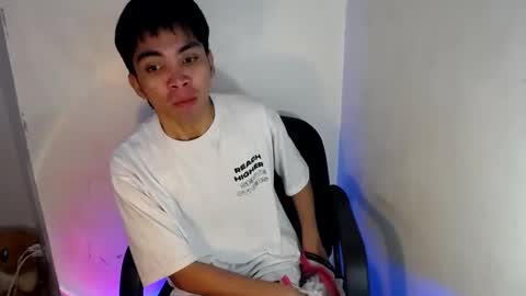 Snapshot of jade_kaizo chatting on 12.04.24 Jade online show from 12.04.24