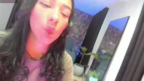 Snapshot of jade_porn chatting on 09.18.25 Jade  independent model online show from 09.18.25