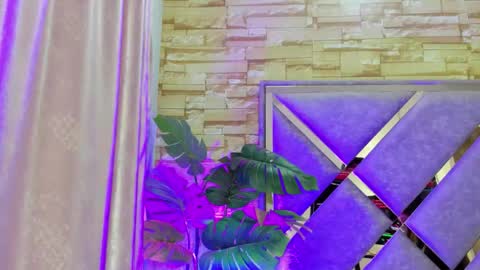 jade white  online show from 03.17.26