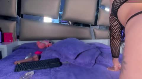 Snapshot of jadeestudios chatting on 10.07.25 jadeestudios online show from 10.07.25