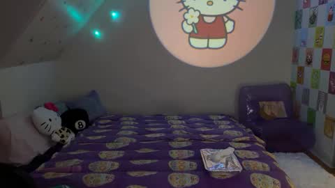 Snapshot of jadelondonxo chatting on 02.10.25 Jade online show from 02.10.25