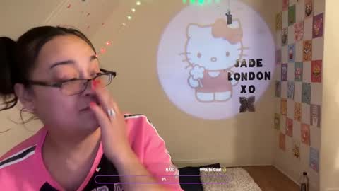 Snapshot of jadelondonxo chatting on 02.24.25 Jade online show from 02.24.25