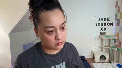 Snapshot of jadelondonxo chatting on 02.27.25 Jade online show from 02.27.25