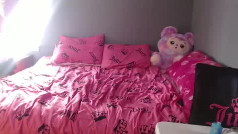 Snapshot of jadelondonxo chatting on 02.23.26 Jade online show from 02.23.26