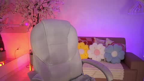 Jade Summer online show from 04.02.26