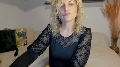 Snapshot of jadore_able82 chatting on 05.17.26 elena online show from 05.17.26
