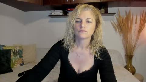 Snapshot of jadore_able82 chatting on 05.19.26 elena online show from 05.19.26